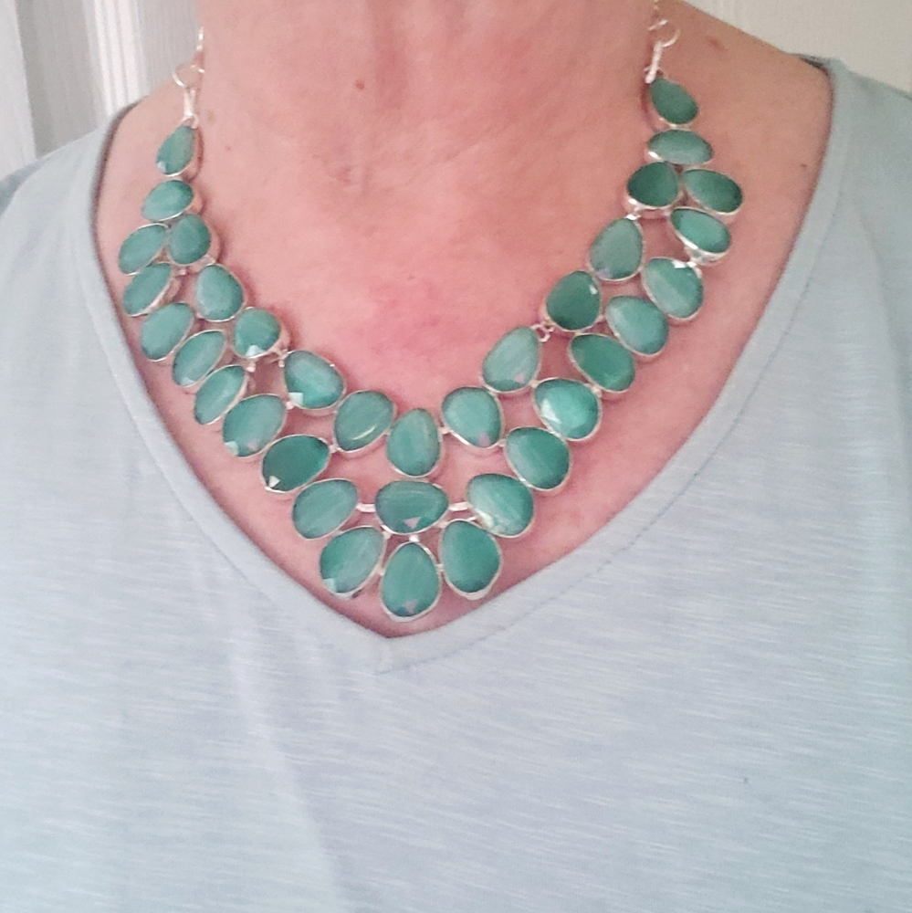 925 SS & Pale Emerald Green Mona Lisa Gemstone Collar Necklace, New, Handmade.